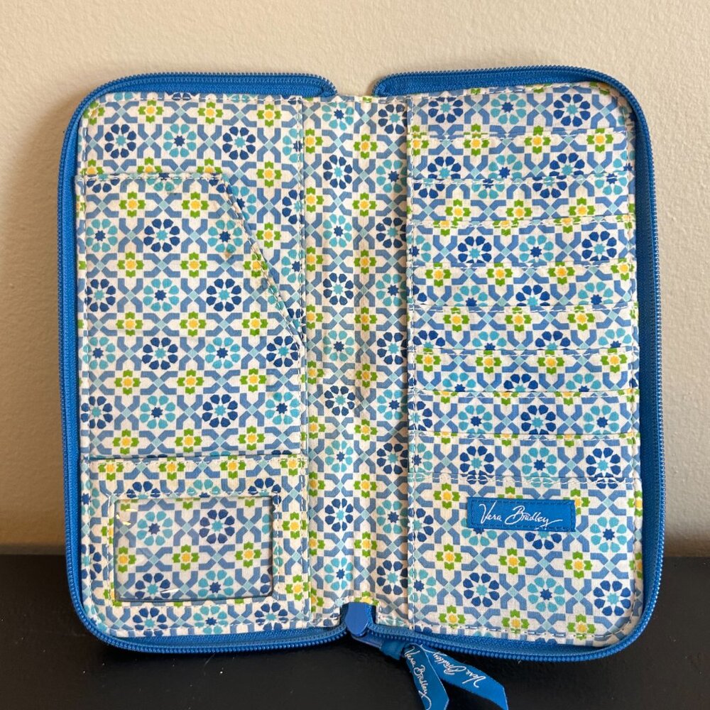 Vera Bradley Capri Blue Retired Travel Organizer Passport Wallet Case Zip Around - Picture 6 of 8